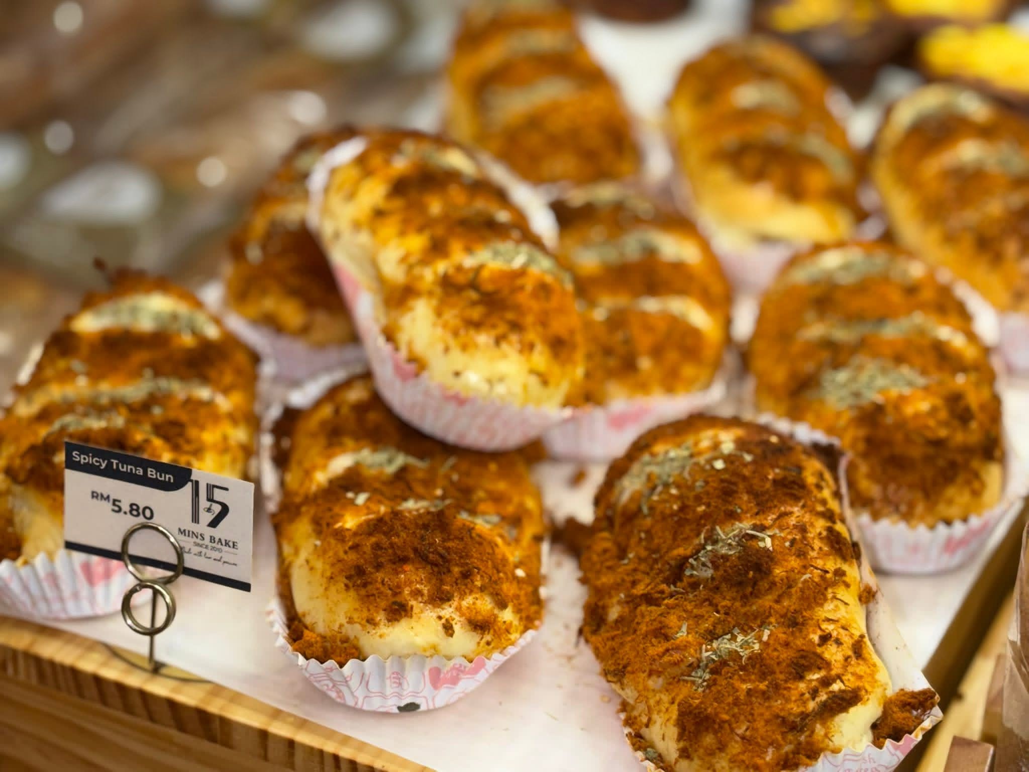 Spicy tuna bun